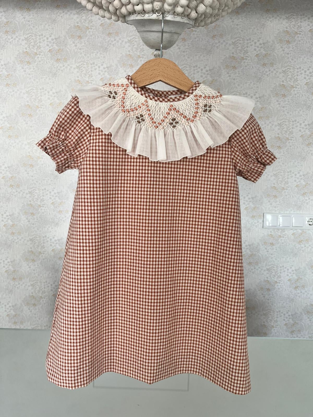 Vestido Valentina cuello sencillo