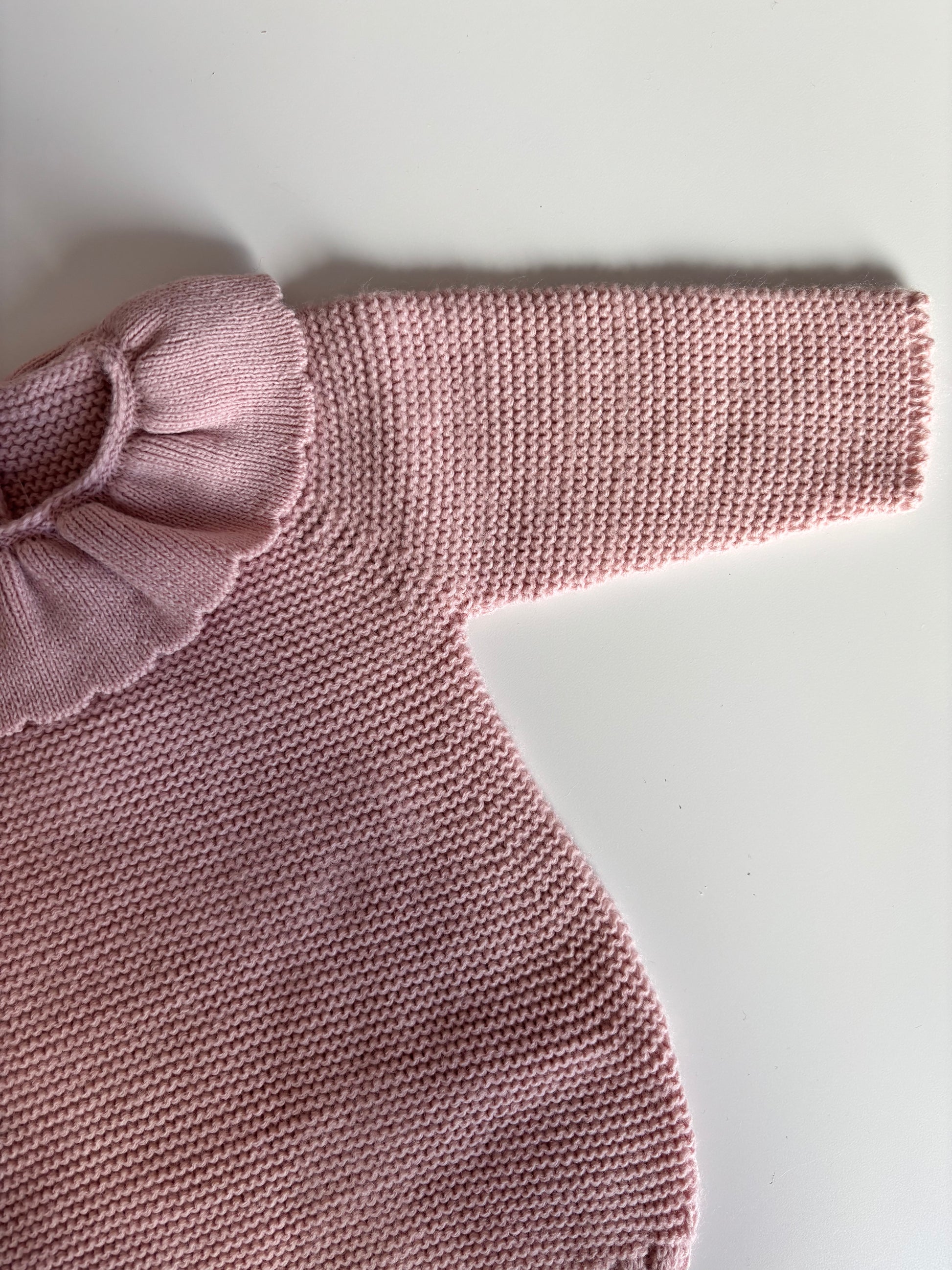 Pelele punto rosa detalle cuello