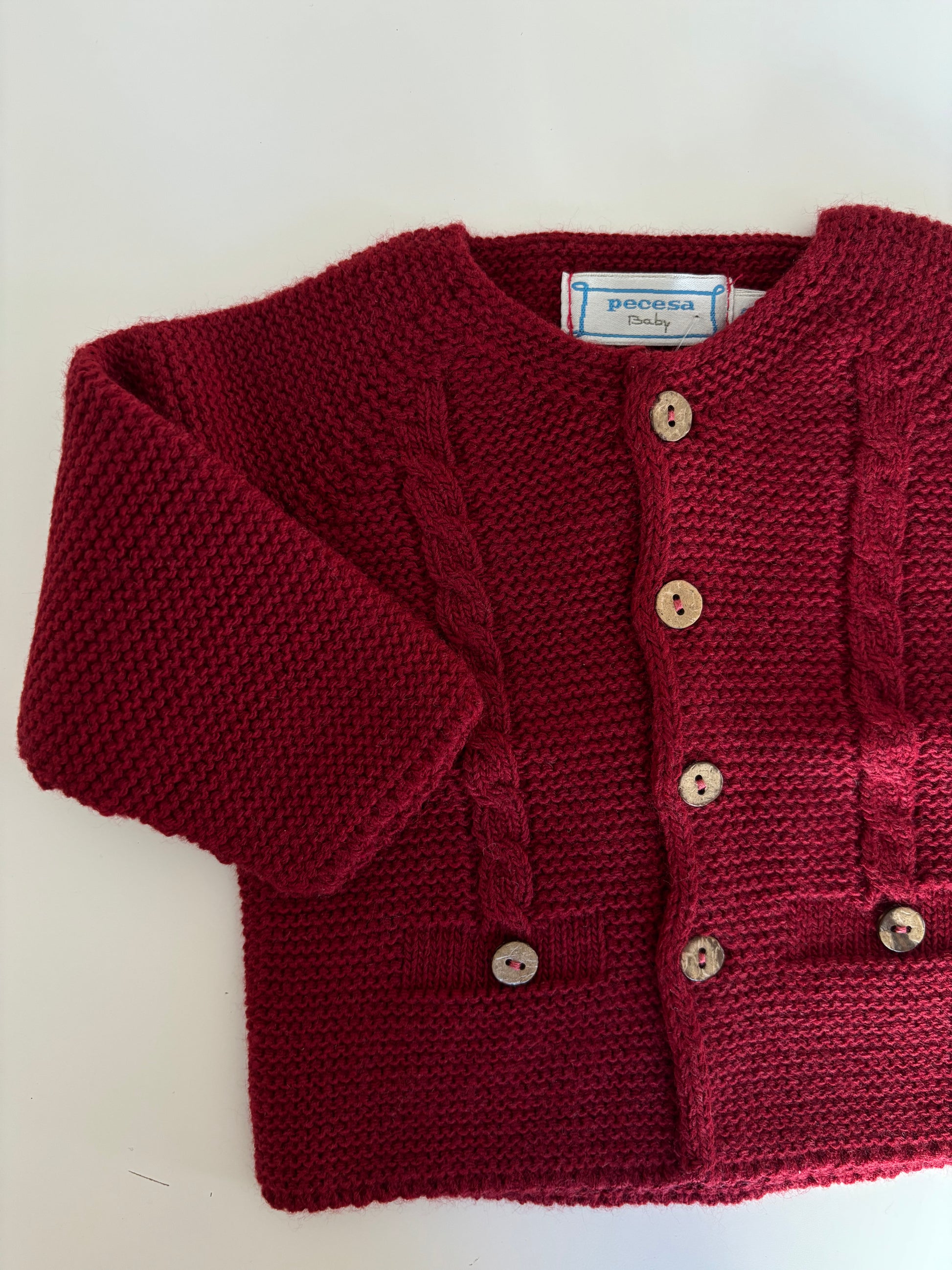 Rebeca lana Burdeos con botones