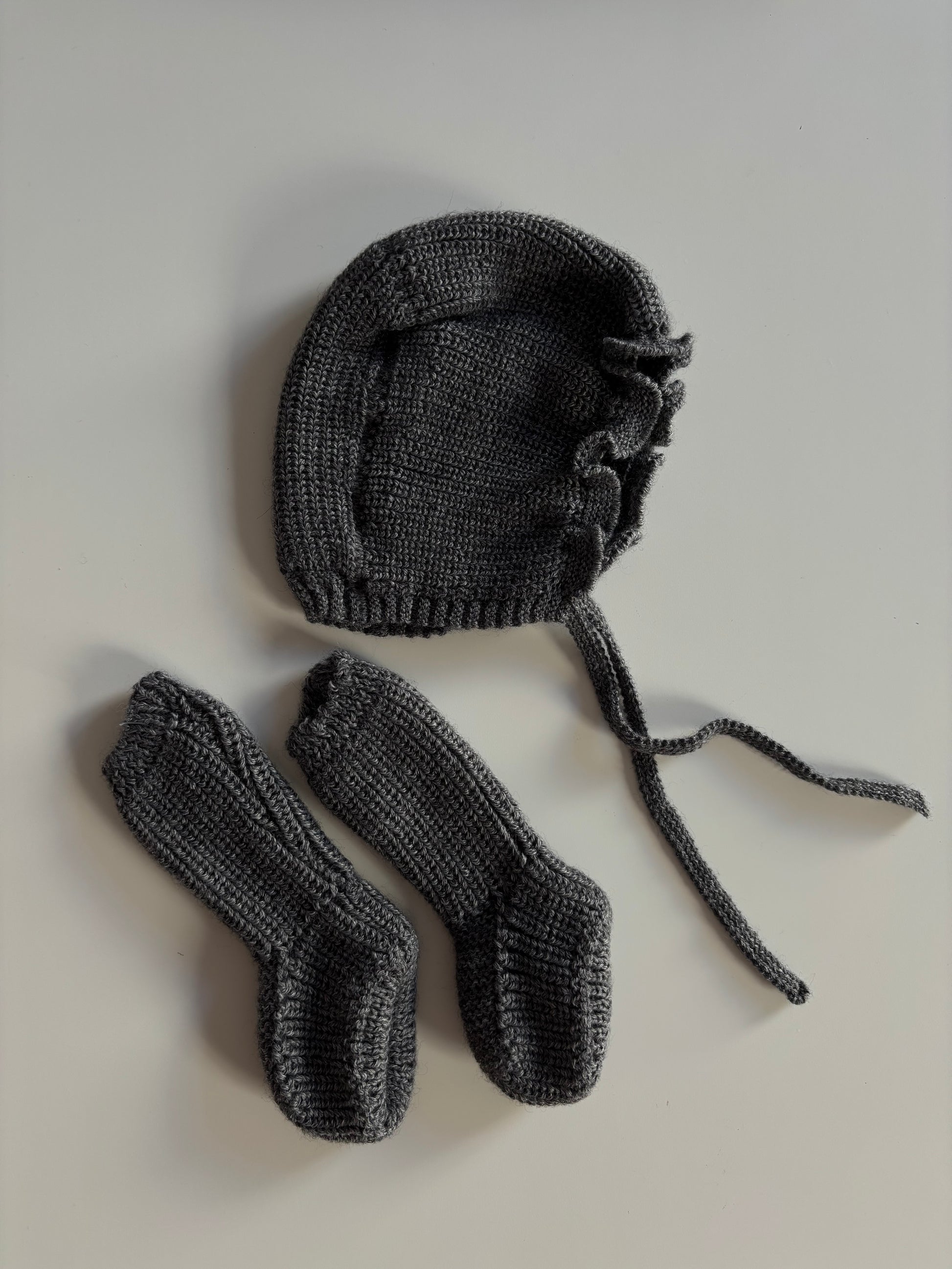 Botitas de lana gris oscuro