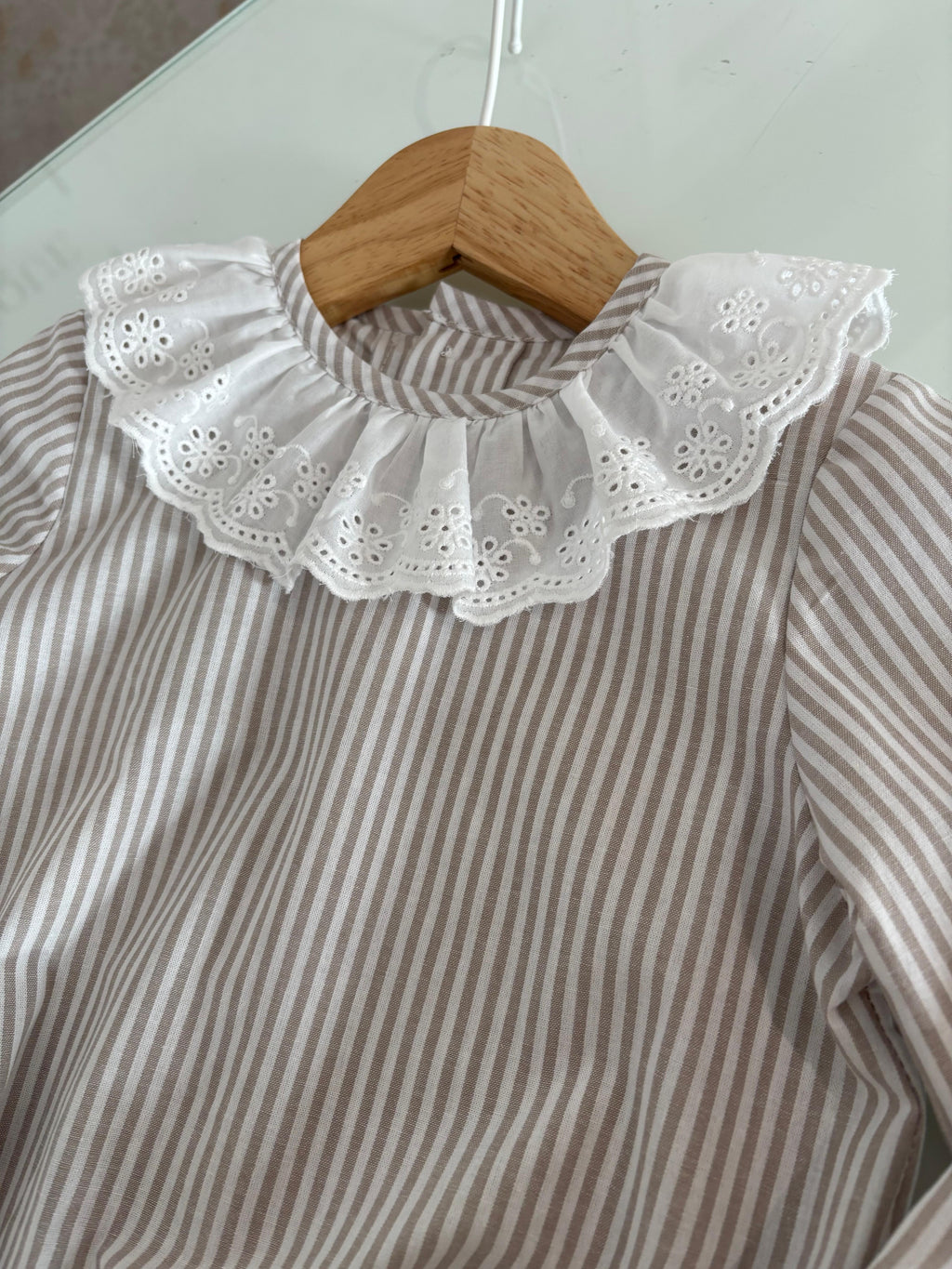 Pelele rayas cuello calado