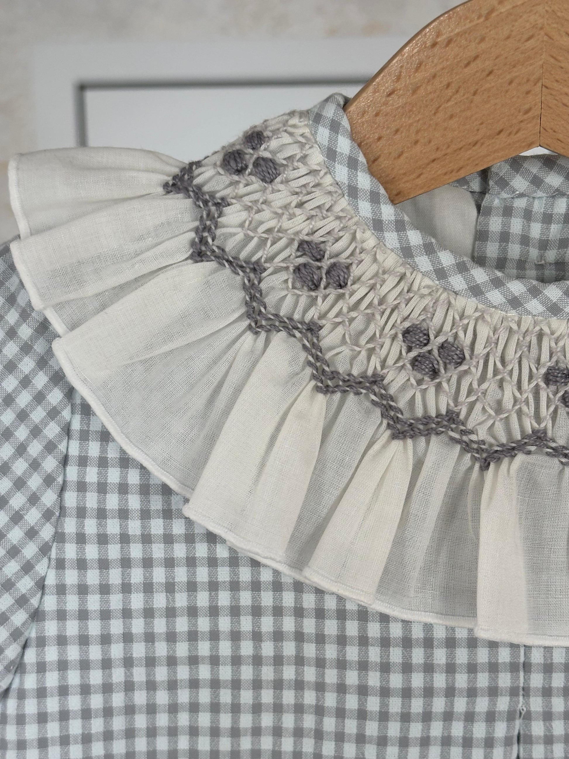 Vestido Vichy gris - cuello smock
