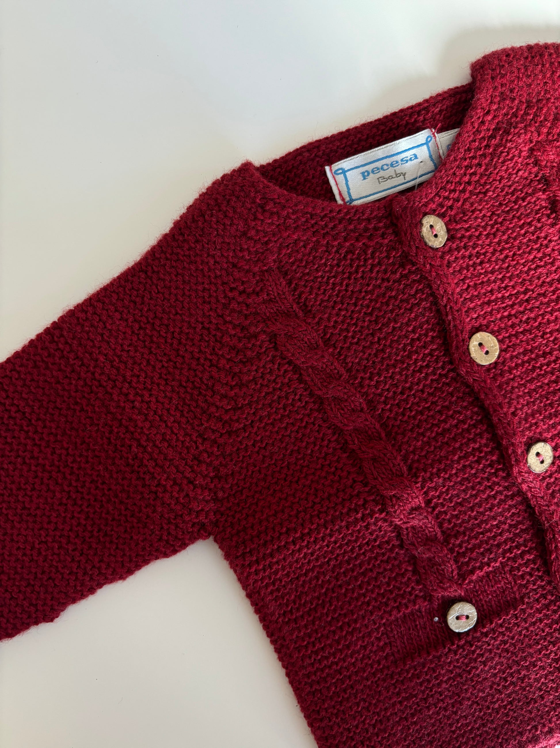 Rebeca lana Burdeos con botones