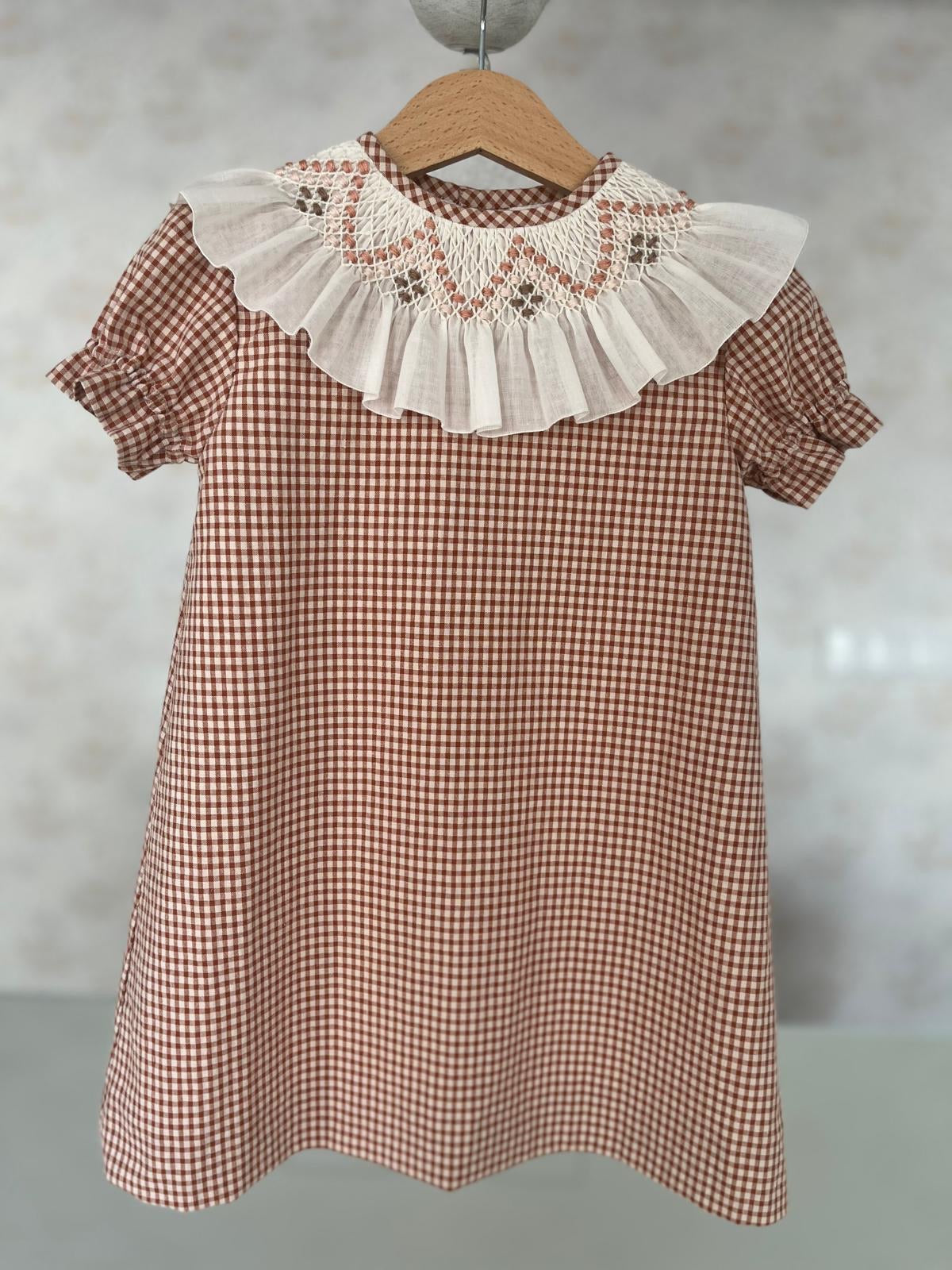 Vestido Valentina cuello sencillo
