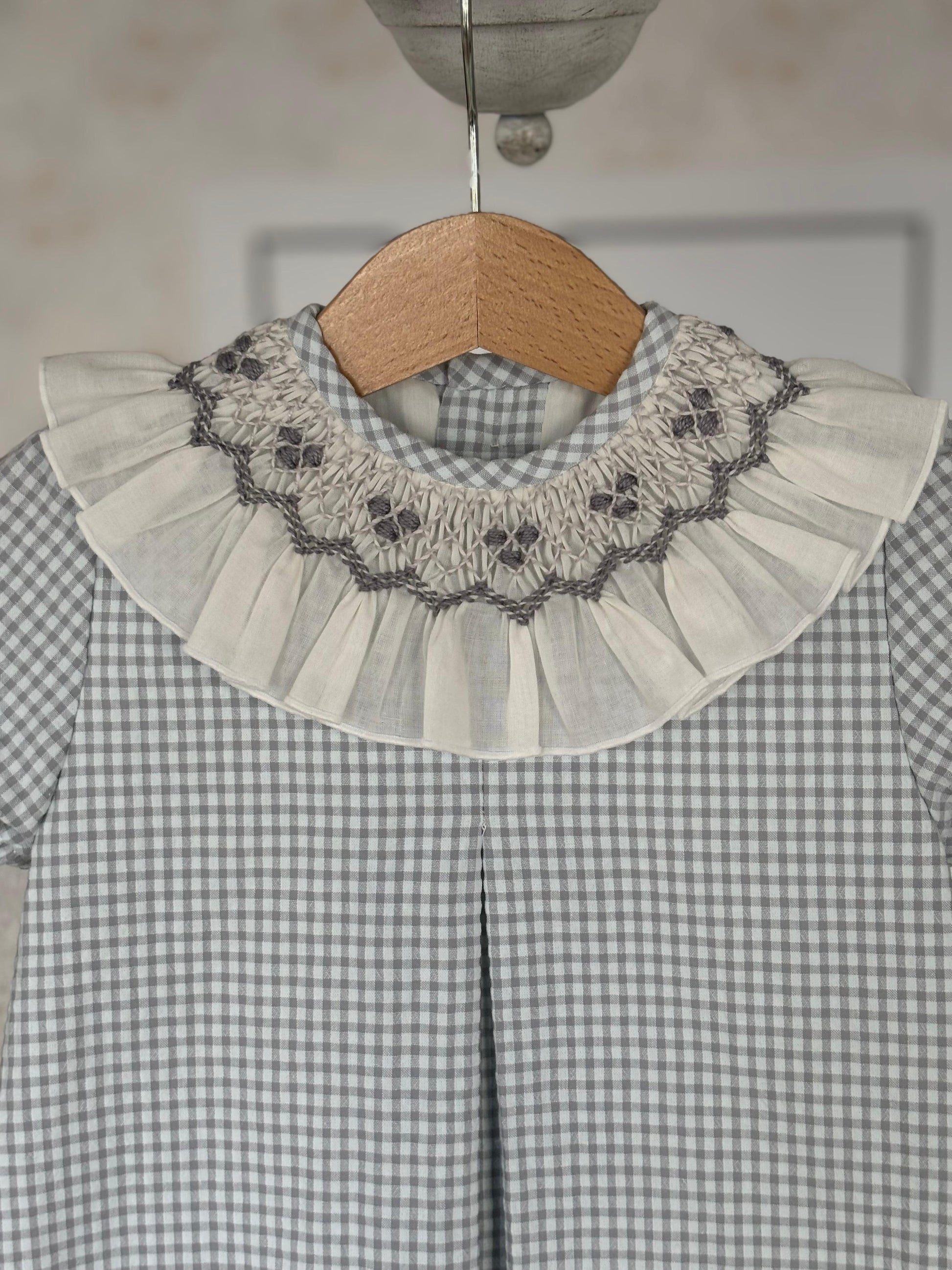 Vestido Vichy gris - cuello smock